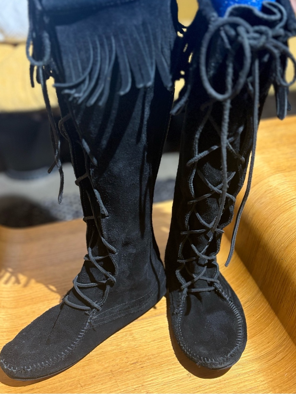 Vintage Minnetonka Knee High Suede Boots Front Lace Fringe Black Boho - Size 7